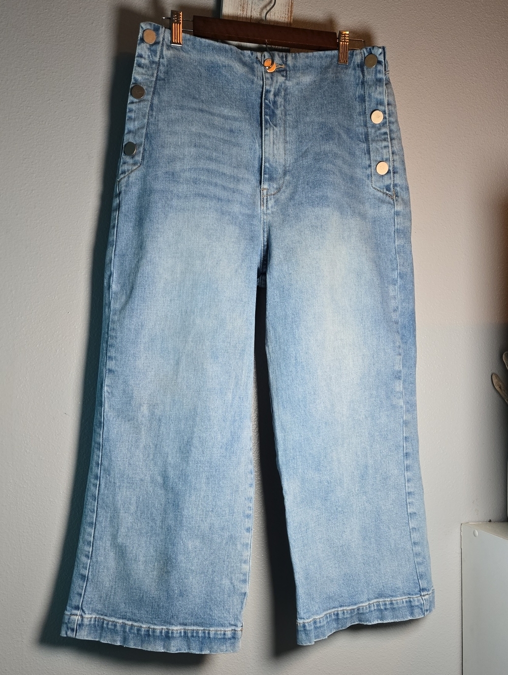 Oat High-Waist Wide Leg Light Denim Women's Jeans with Side Buttons